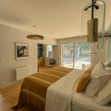 Nyaraló Contemporary With Heated Pool In Le Moulleau *