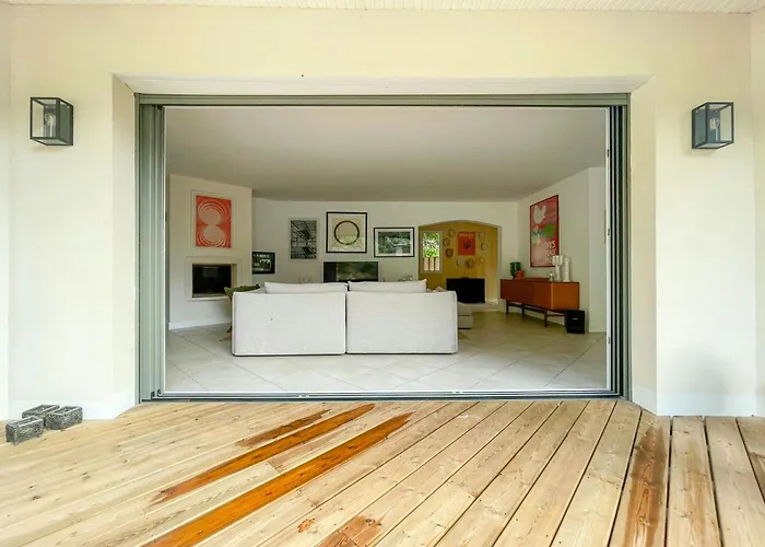 Contemporary With Heated Pool In Le Moulleau *